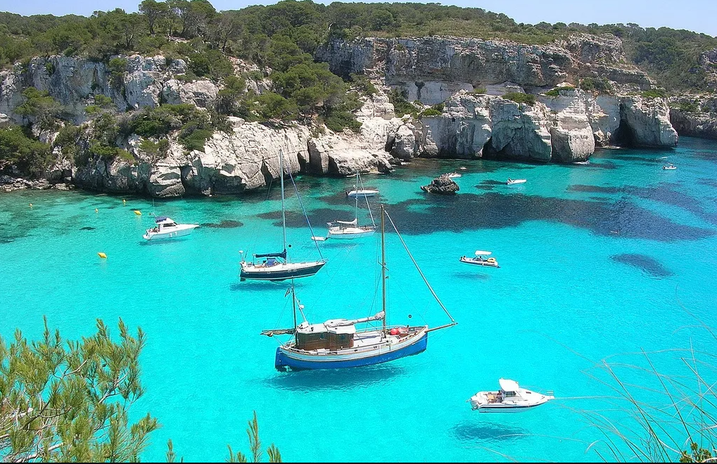 Rent a boat in Menorca